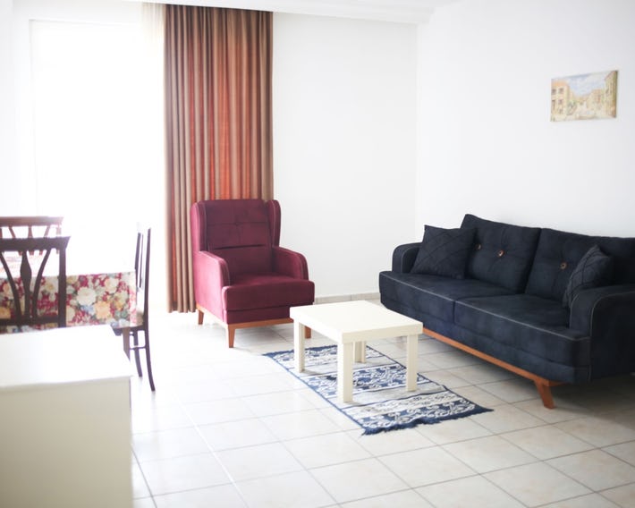 Kleopatra Aytur Apart