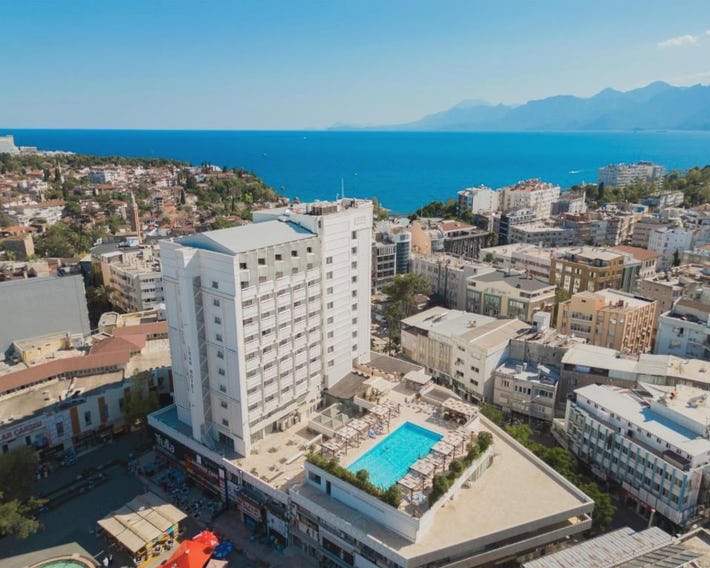 Best Western Plus Khan Hotel