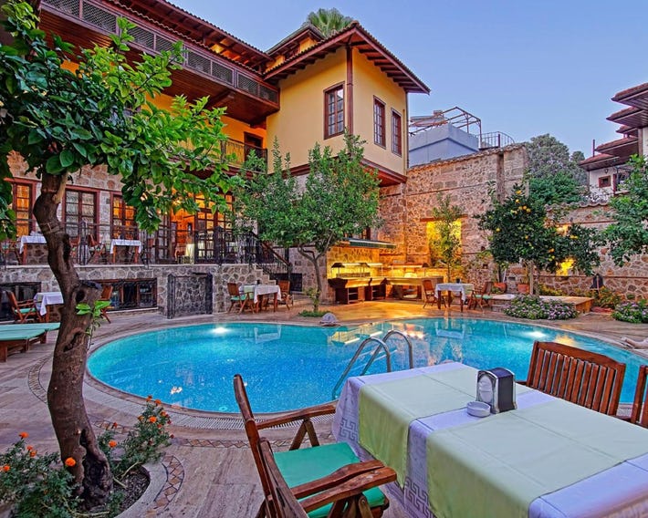 La Paloma Hotel