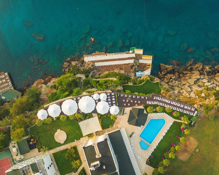 Falcon Hotel
