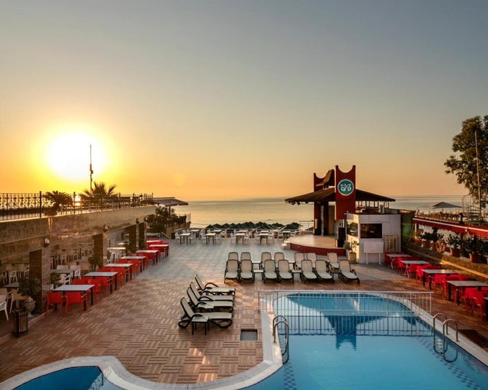 Aleria Belport Beach Hotel