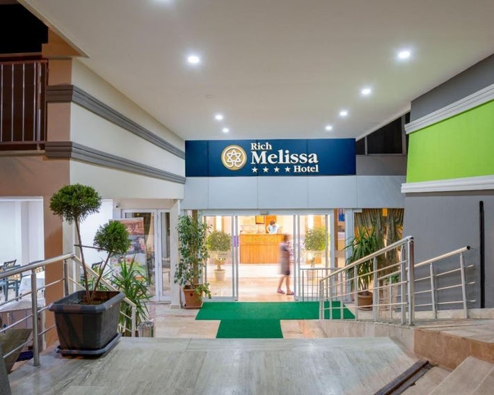Rich Melissa Hotel