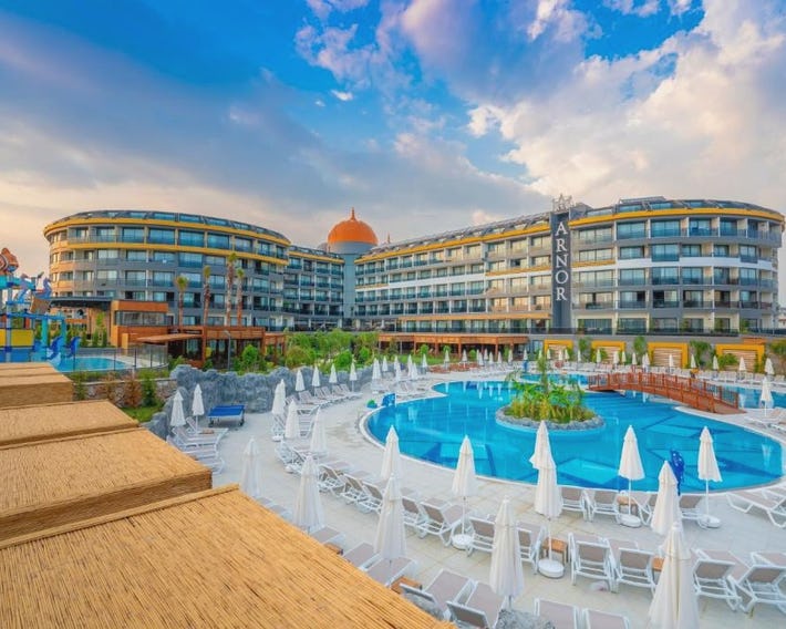 Arnor De Luxe Hotel & Spa