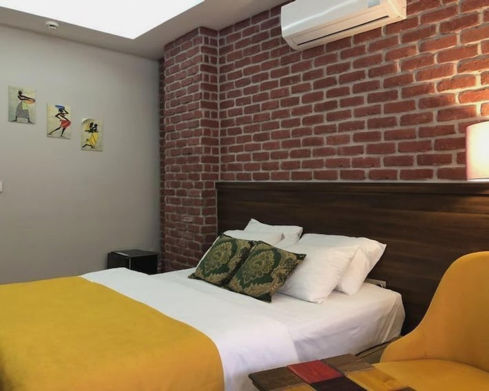Grand Deluxe Hotel