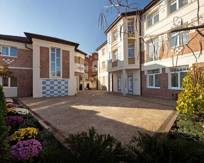 De Gaulle Boutique Hotel