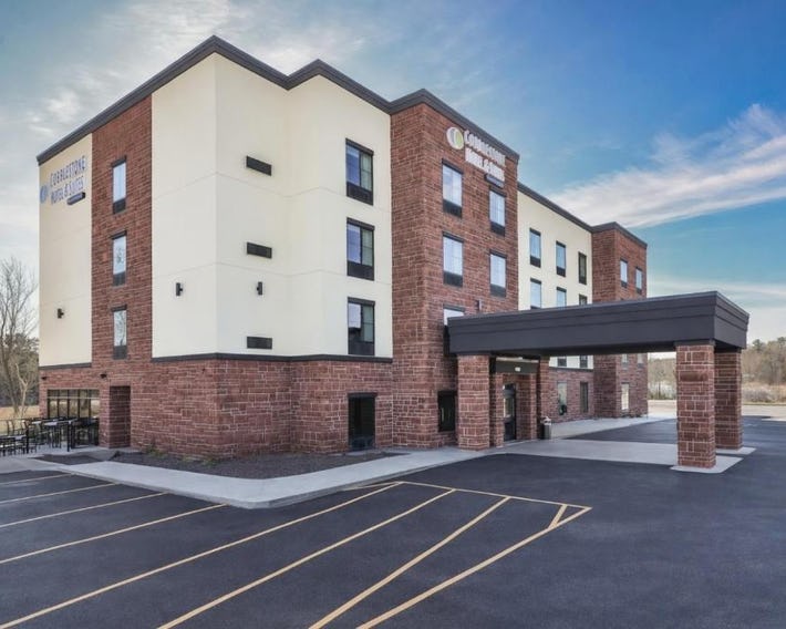Cobblestone Hotel & Suites - Bay Minette