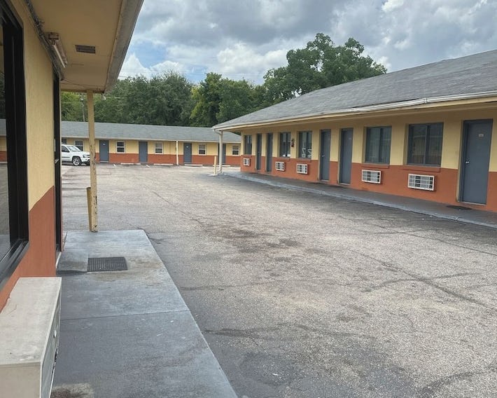 Johns Motel