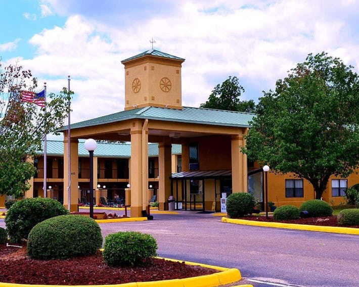 Executive Inn Opp