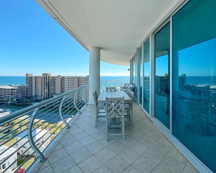Bella Luna PH6 l Luxe Penthouse l Boat Slip l Walk to Flora-Bama l Epic Views
