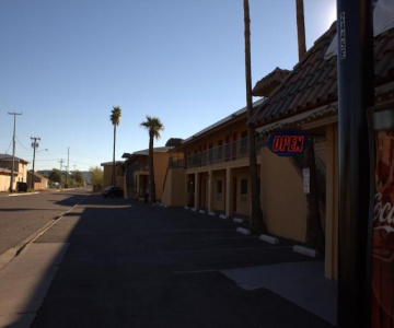 Payless Inn