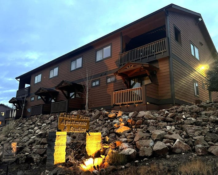 Canyon Plaza Premier Studios and Apts-South Rim