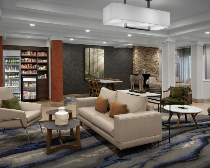Fairfield Inn & Suites by Marriott Rogers