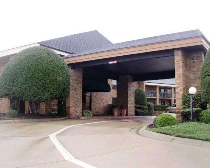 Quality Inn & Suites Searcy I-57