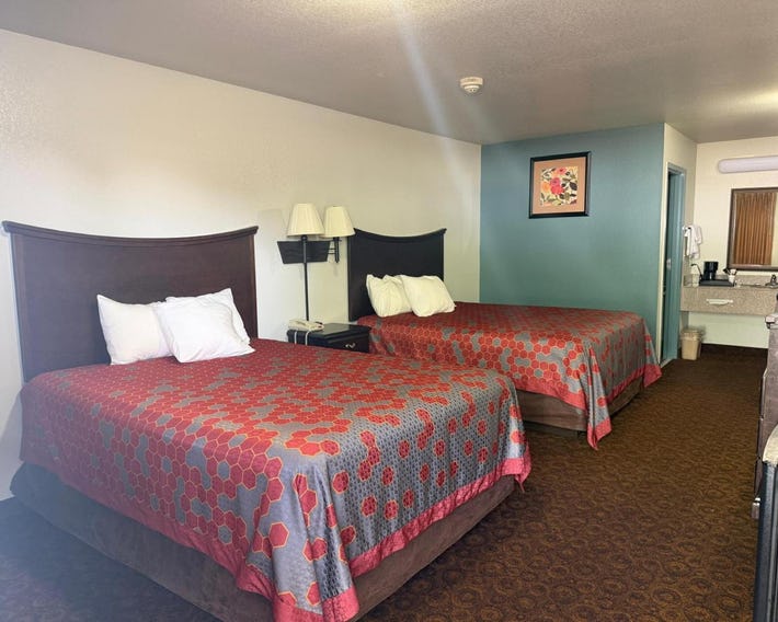 Econo Lodge  Inn & Suites Searcy