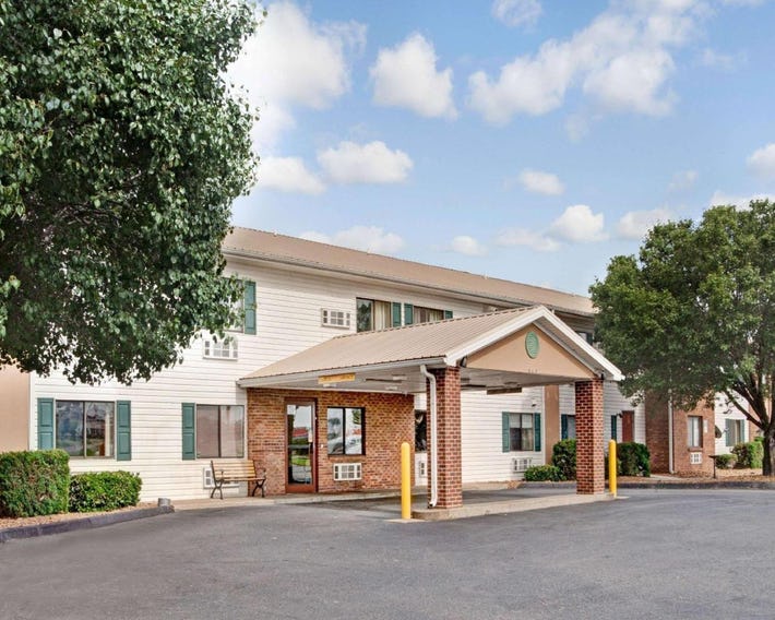 Super 8 by Wyndham West Memphis