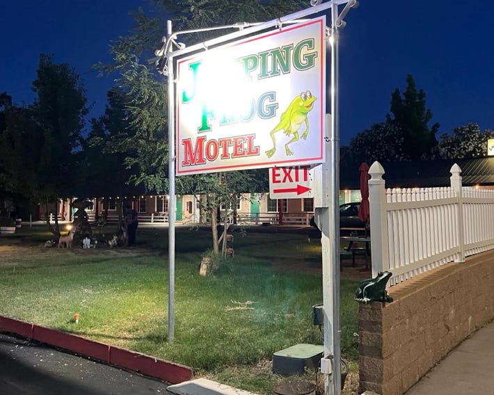 Jumping Frog Motel