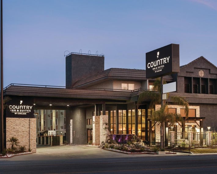 Country Inn & Suites by Radisson, Bakersfield, CA