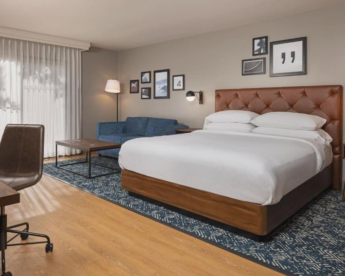 Four Points by Sheraton Bakersfield