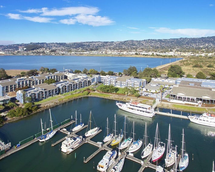 DoubleTree by Hilton Hotel Berkeley Marina