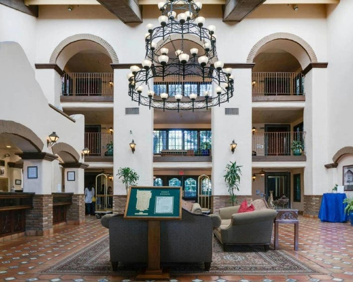 Buena Park Grand Hotel & Suites