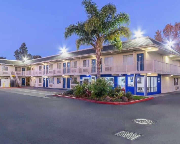Motel 6 Hayward, CA- Silicon Valley Gateway