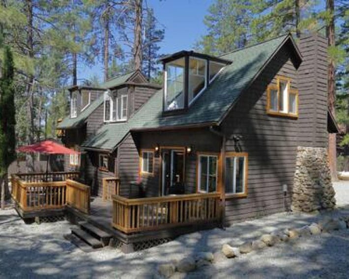 Hobbit House - Charming In Town