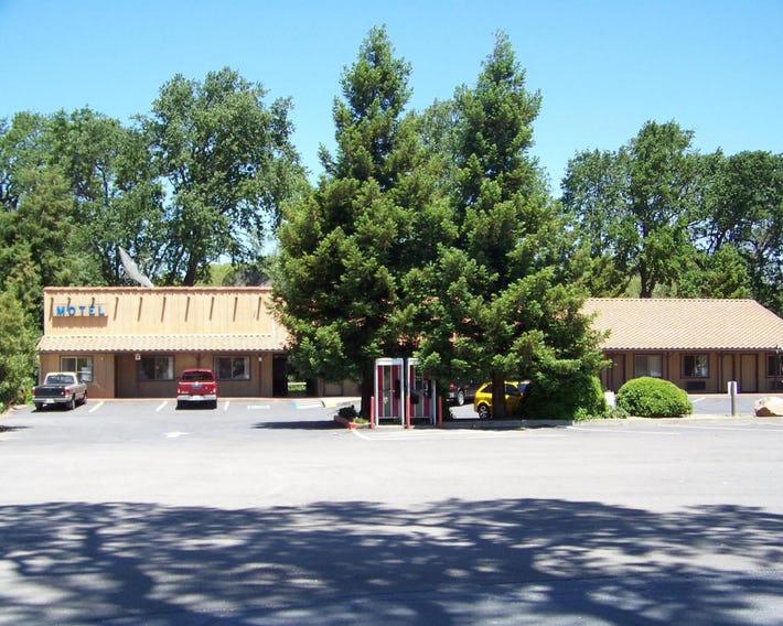 Creekside Lodge
