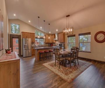 Silver Pines - Ski or Summer 30 plus day home