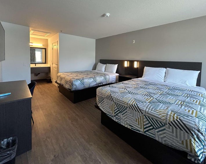 Travel Inn Lake Elsinore