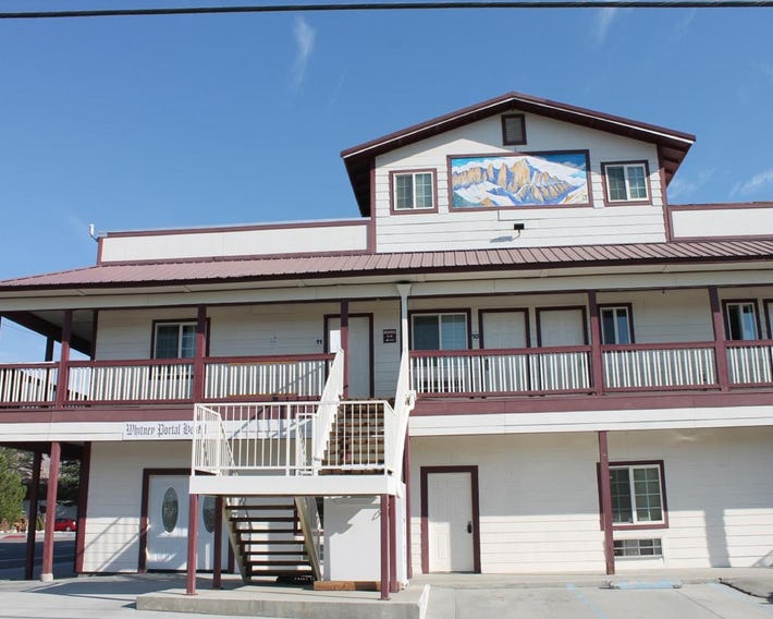 Whitney Portal Hotel And Hostel