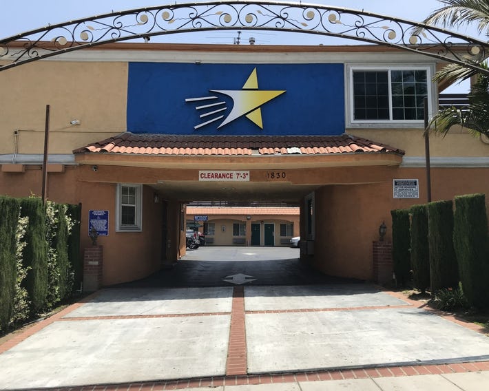 Star Light Inn