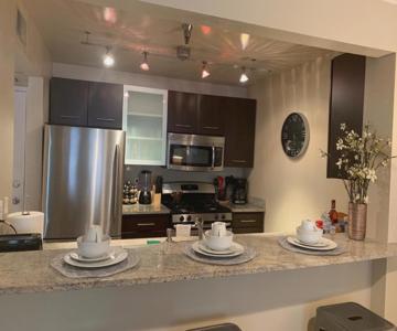 Hollywood loft spectacular free parking