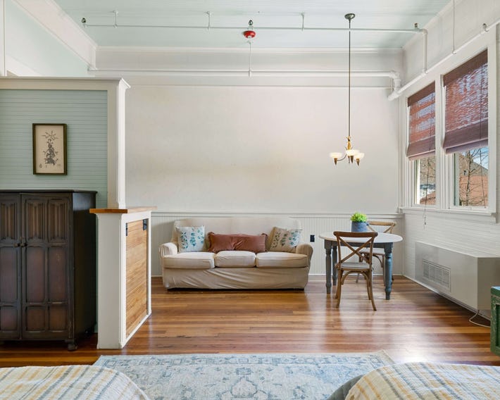 McCloud River Mercantile Hotel