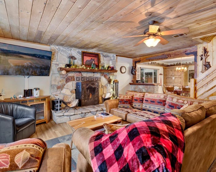 Knotty Bear by Big Bear Vacations