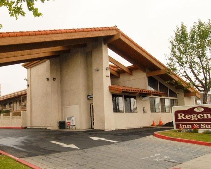 Regency Hotel - Moreno Valley