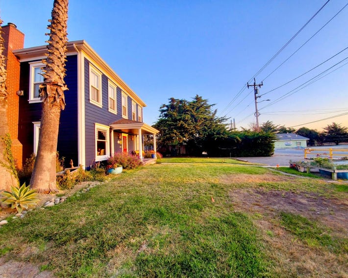 Captain's Inn at Moss Landing