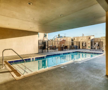 Best Western Premier NOHO Inn
