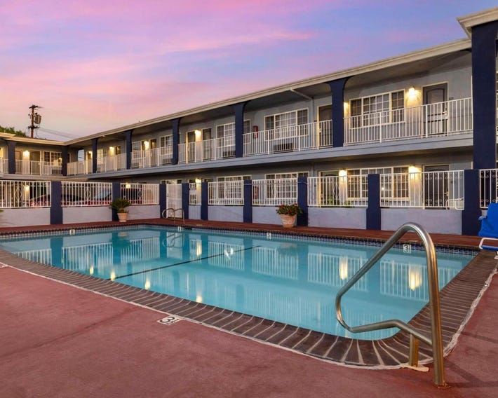 Best Western Orange Plaza