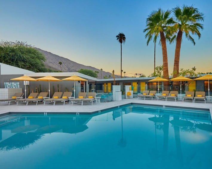 Twin Palms Resort - A Gay Men's Resort