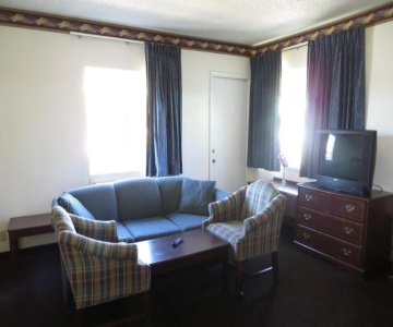 Deluxe Inn
