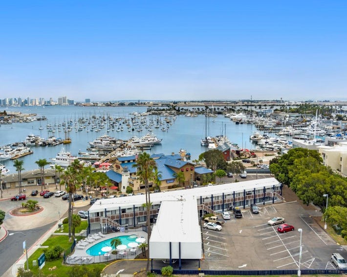 Sea Harbor Hotel