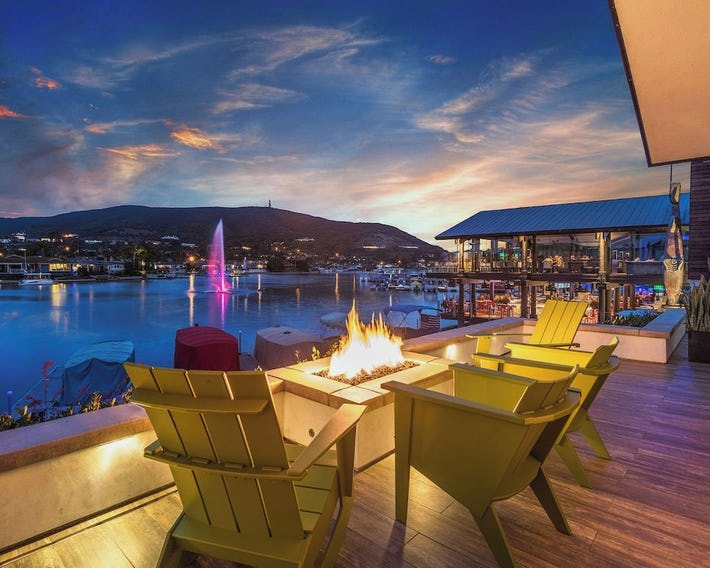 Lakehouse Hotel & Resort