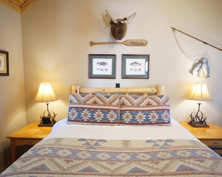 Shaver Lake Village Hotel