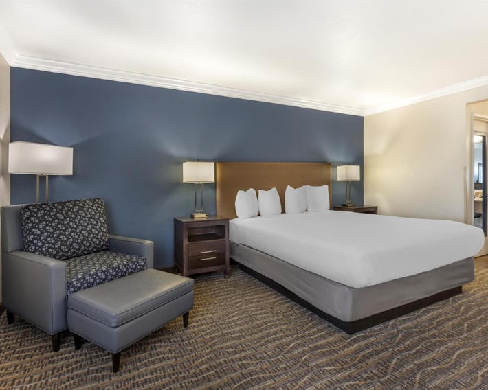 Best Western Town & Country Lodge