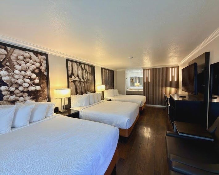 The Orchard Hotel Ukiah Wine Country Free Breakfast, Pool, & Hot Tub