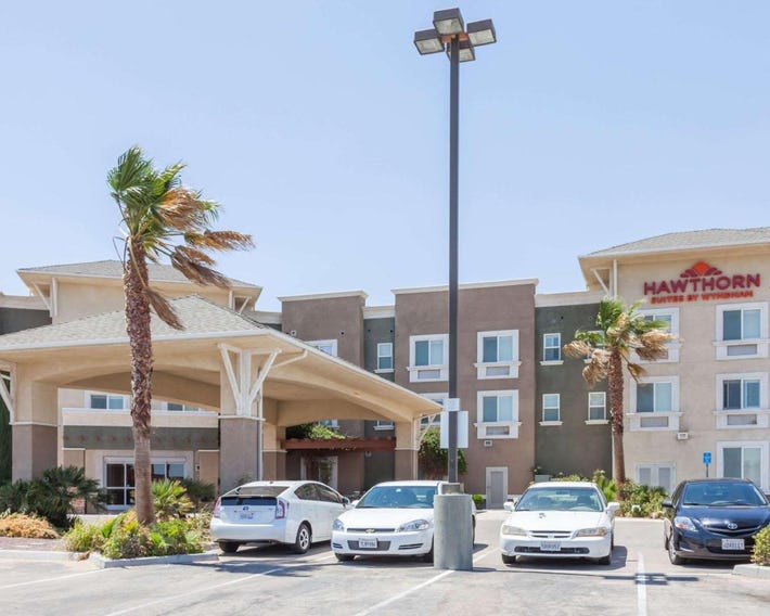 Hawthorn Suites