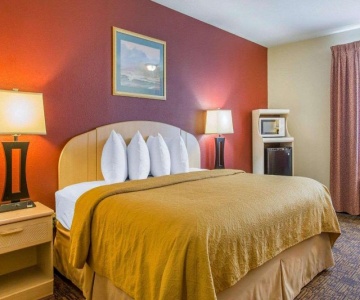Quality Inn & Suites Weed - Mount Shasta