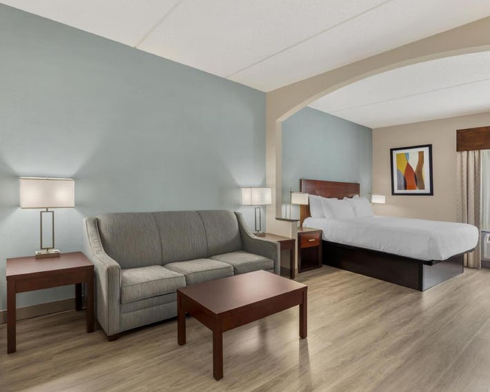 Best Western Plus Suites Greenville