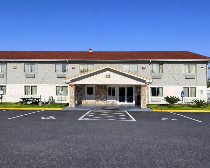 Rodeway Inn & Suites