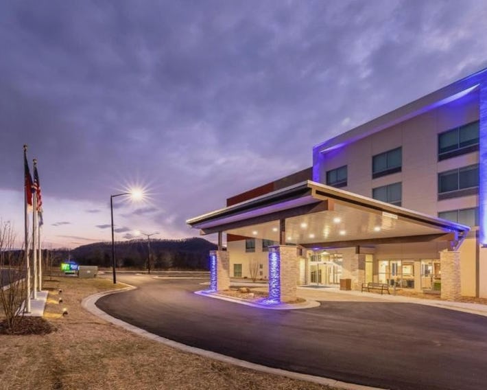 Holiday Inn Express & Suites - Marion by IHG